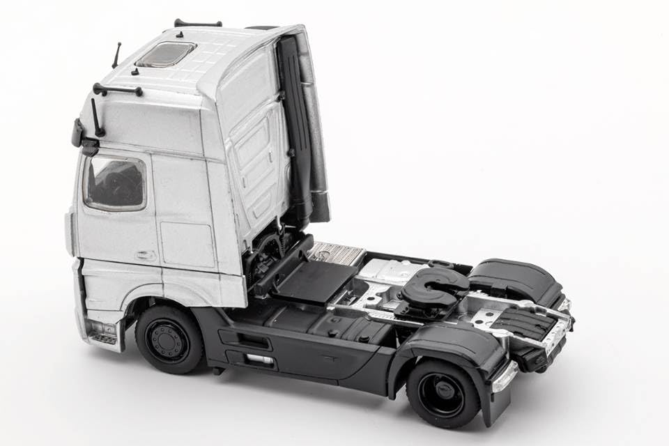 Gaincorp Products 1/64 Mercedes-Benz Actros 2 LHD Silver Model Truck-Kiichin - The #1 Place for Japanese Goods in Your Hand!