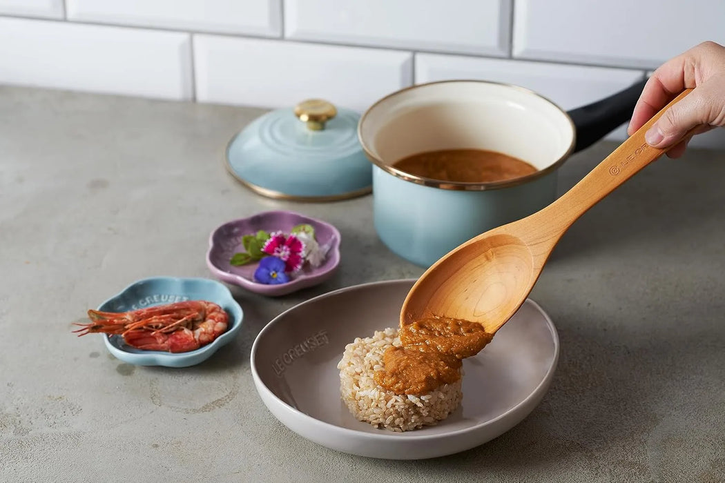 Le Creuset Flora Dish 8.7 Inch Mauve Pink Heat and Cold Resistant Oven Safe Le Creuset